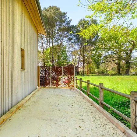 Chalet Gastes, En Bois Avec Jacuzzi 6 Pers Gastes